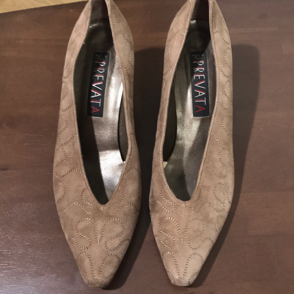 Prevata Italy Taupe Suede Pumps